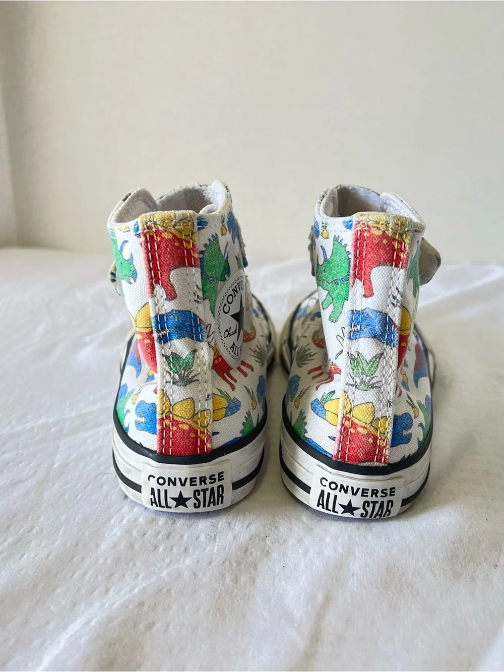 Converse Kids High-Top Sneakers in White with Blue, Green, Red and Yellow Print